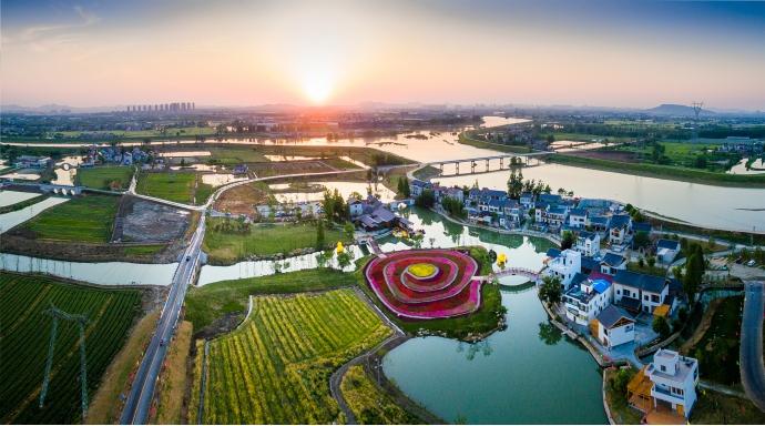 整村运营：唤醒“沉睡资源”的乡村蝶变密码